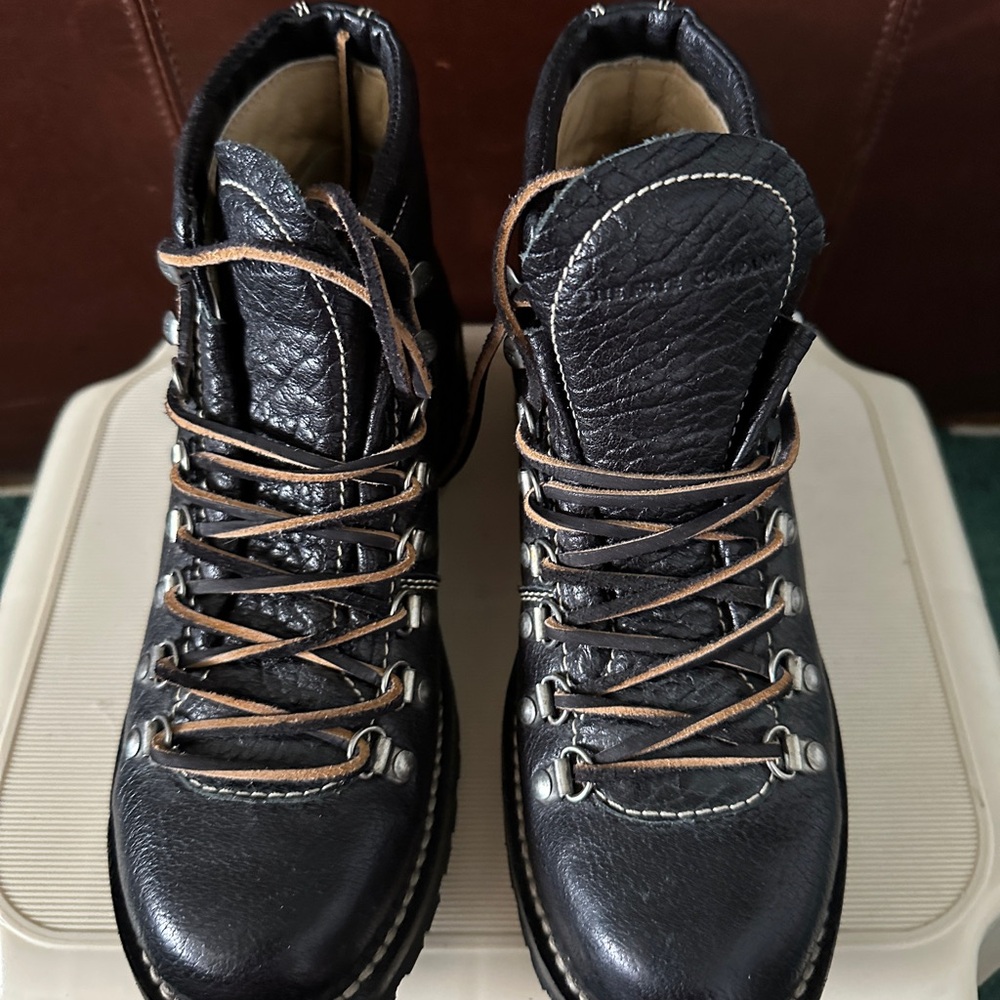 Women’s Frye Archie Black Leather Hiking Boots 7B